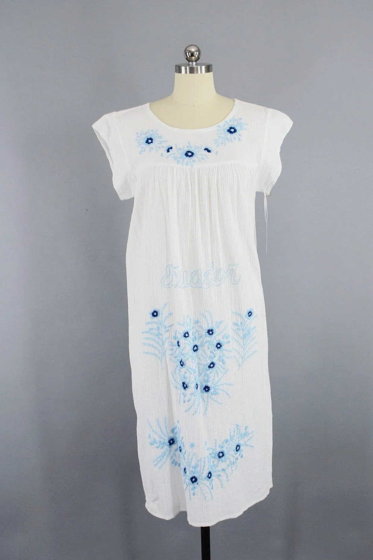 1970s Vintage White Cotton Gauze Embroidered Dress / Ecuador Huipil Bohemian Caftan