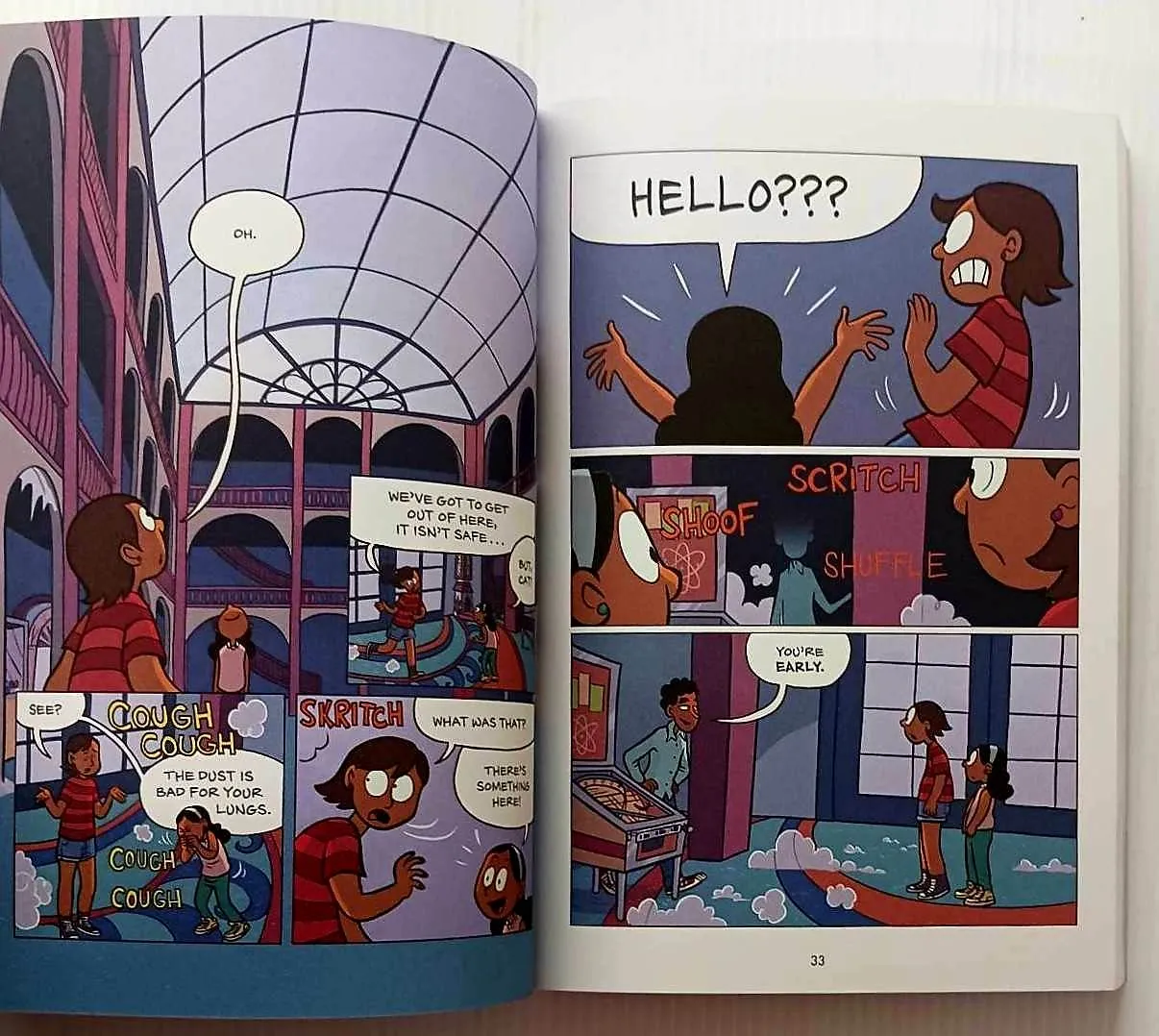 GHOSTS - Raina Telgemeier